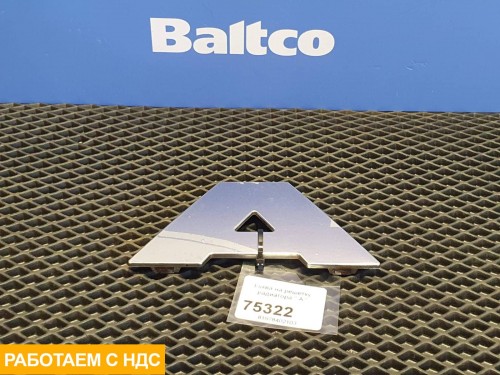 Буква на решетку радиатора " A "