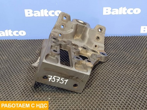 Кронштейн крепления передней рессоры левый