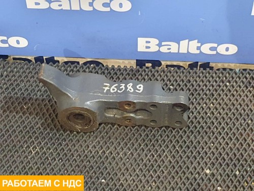 Кронштейн передней рессоры левый